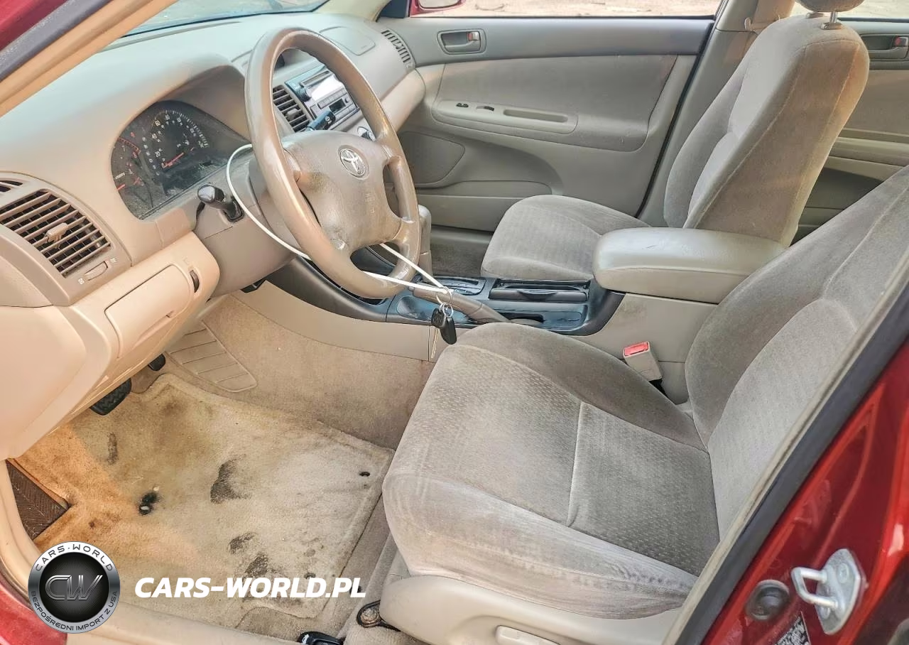 2003 Toyota Camry Le VIN:JTDBE32K330239623 - 7