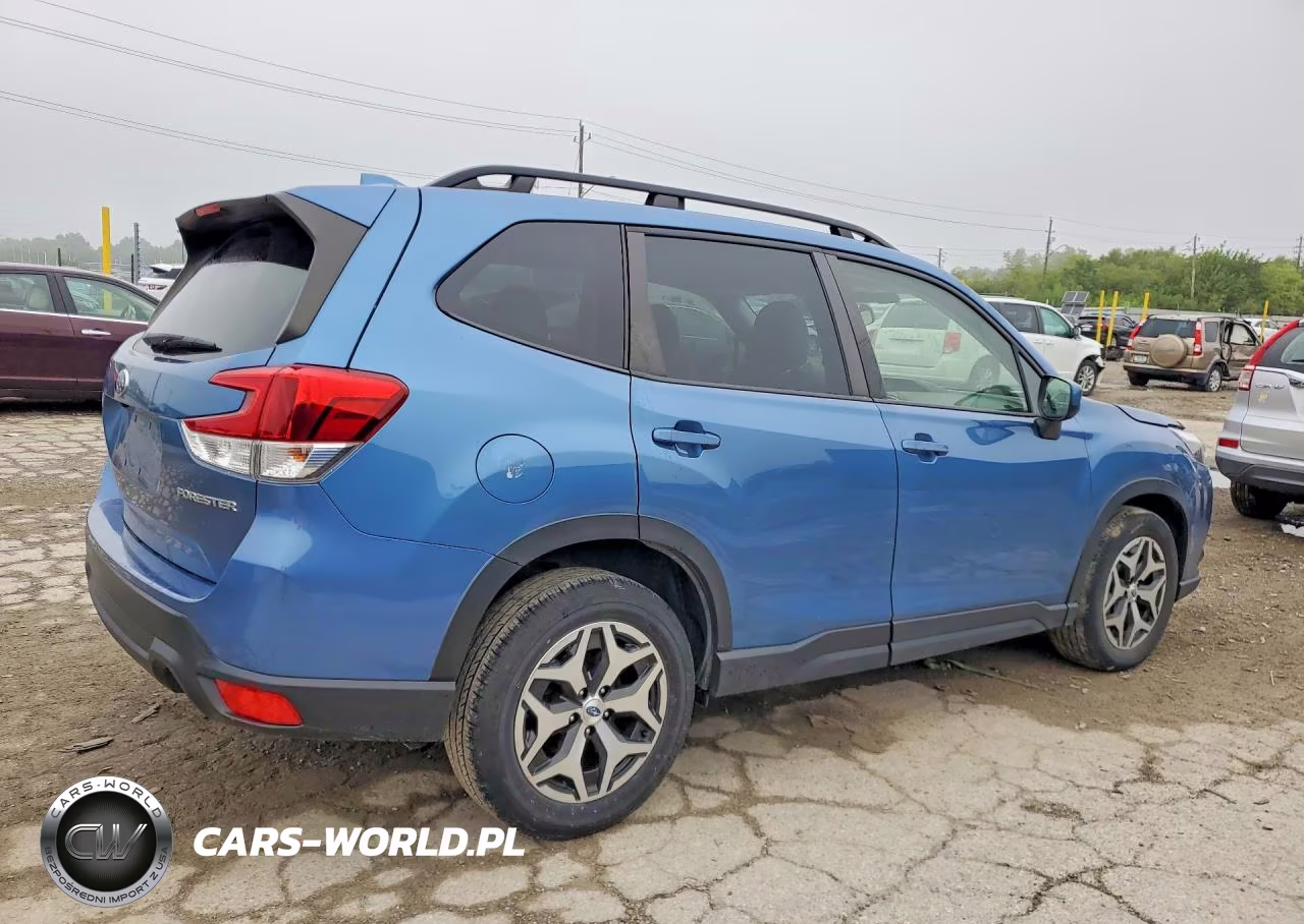 2023 Subaru Forester Premium VIN:JF2SKAEC0PH414159 - 3