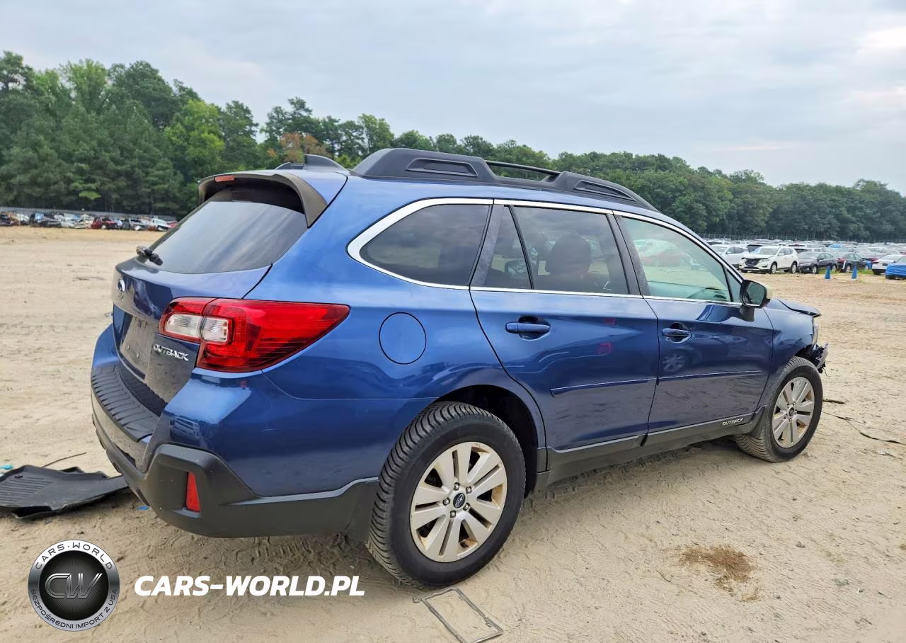 2019 Subaru Outback 2.5I Premium VIN:4S4BSAFC3K3262747 - 3