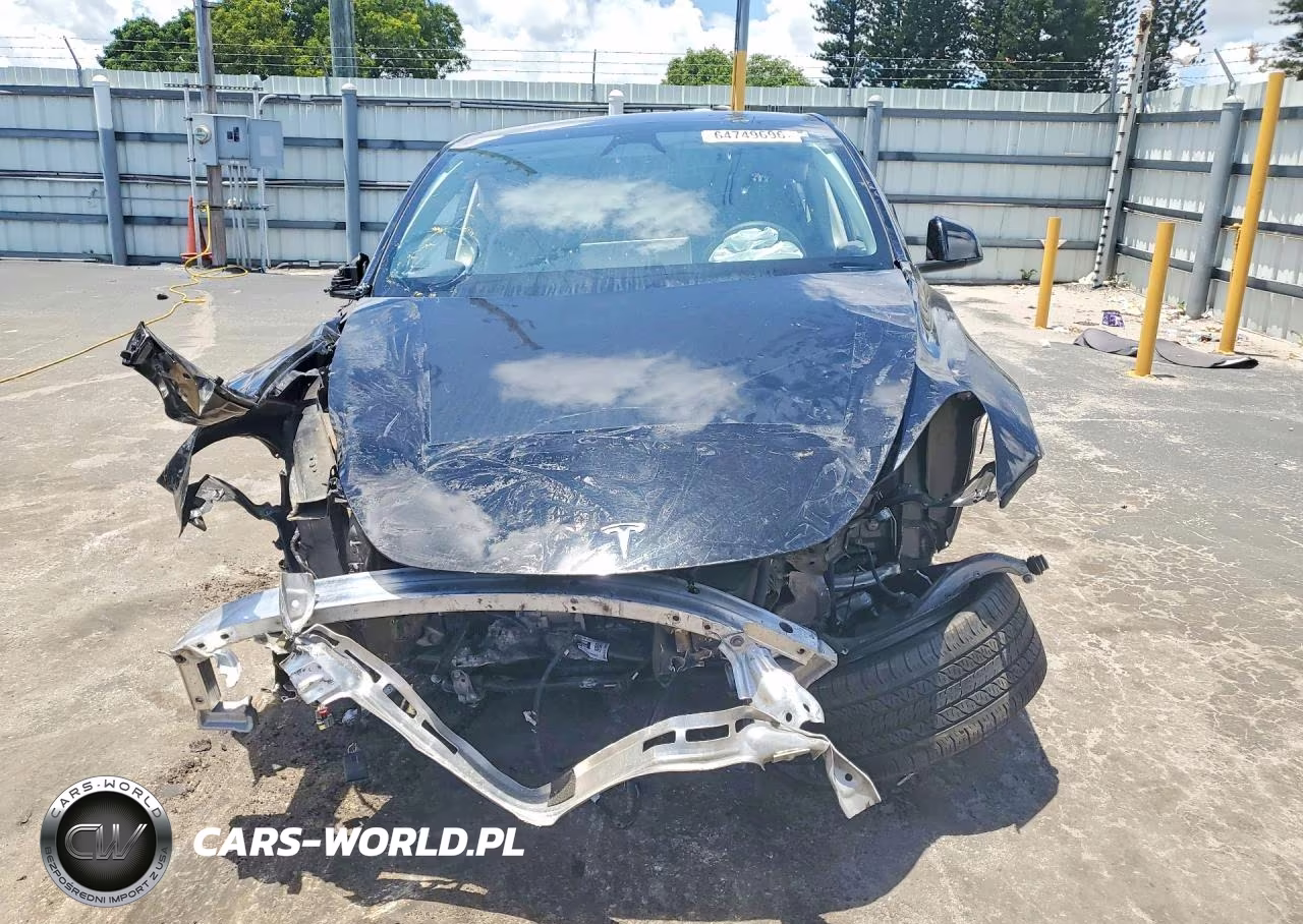 2024 Tesla Model Y VIN:7SAYGDED4RF202522 - 5