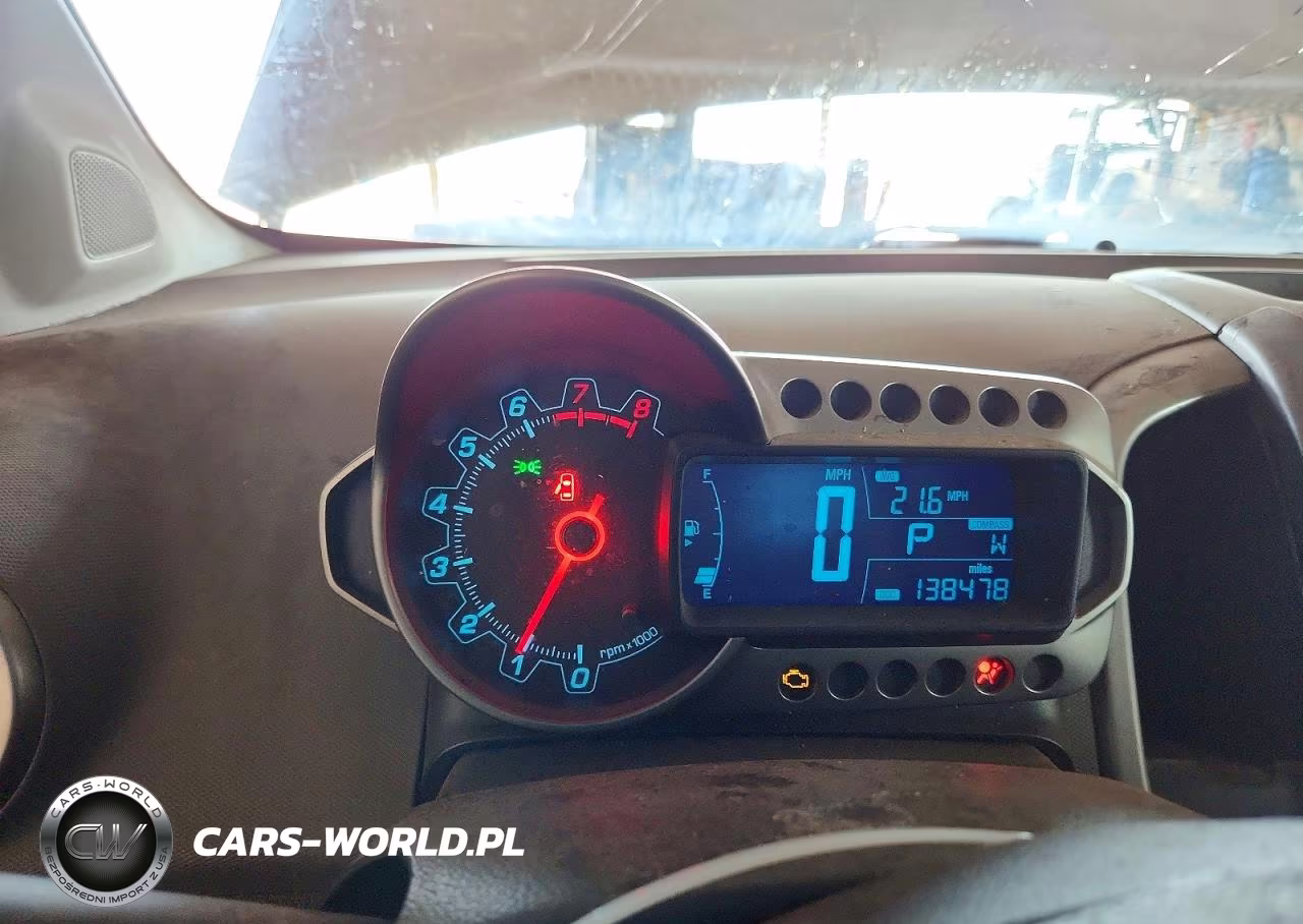 2015 Chevrolet Sonic Lt VIN:1G1JC6SHXF4125065 - 9