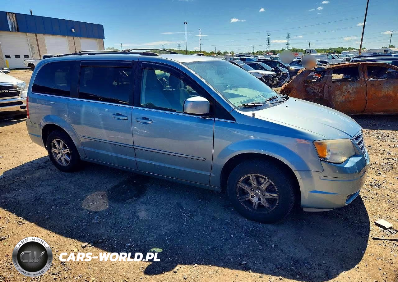 2008 Chrysler Town & Country Touring VIN:2A8HR54P28R114797 - 4
