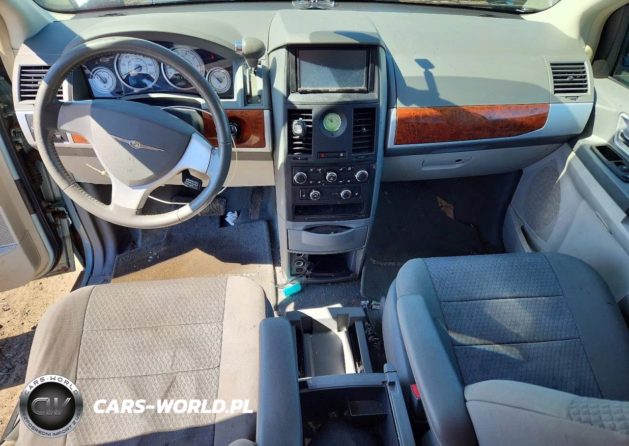 2008 Chrysler Town & Country Touring VIN:2A8HR54P28R114797 - 8