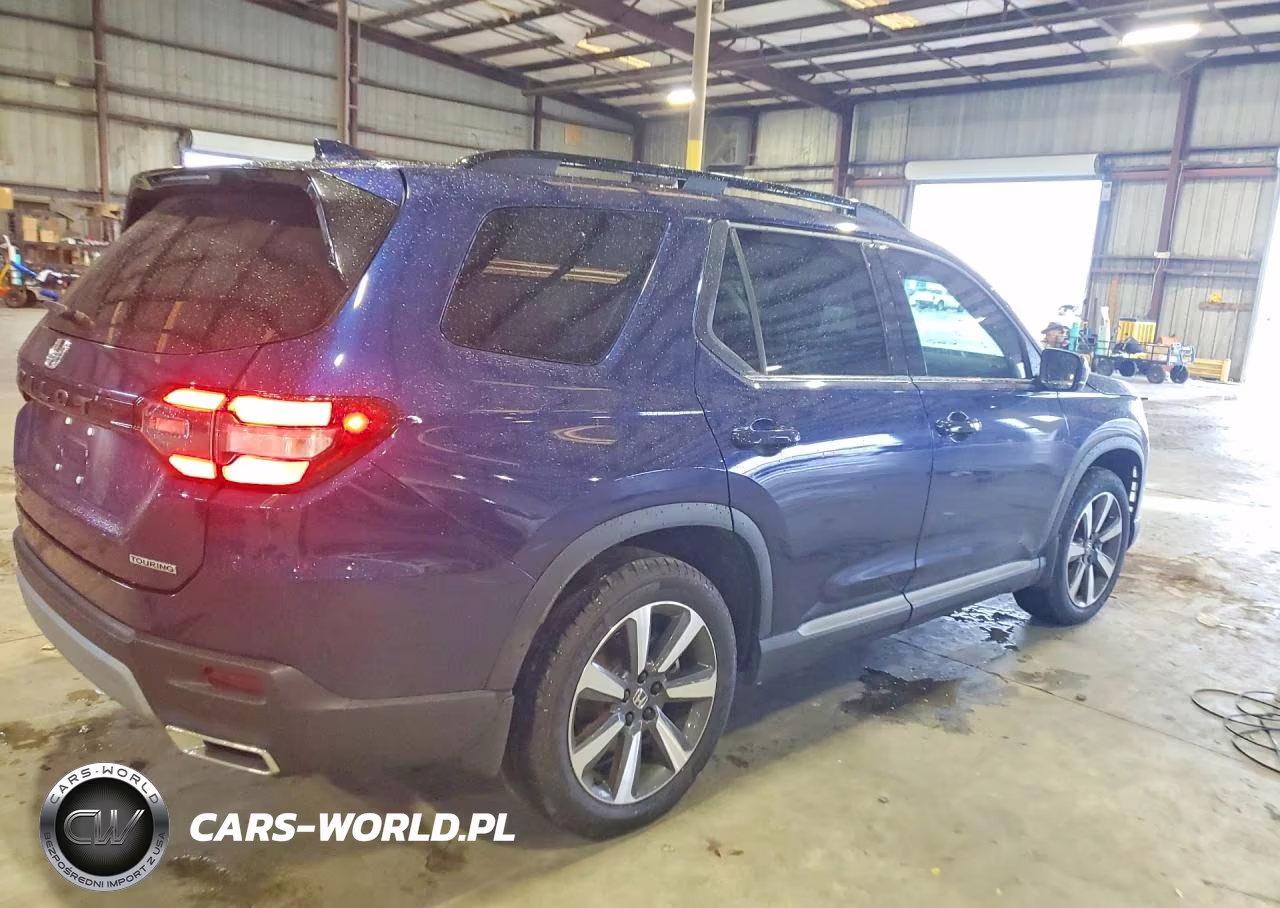 2025 Honda Pilot Touring VIN:5FNYG2H70SB041115 - 3