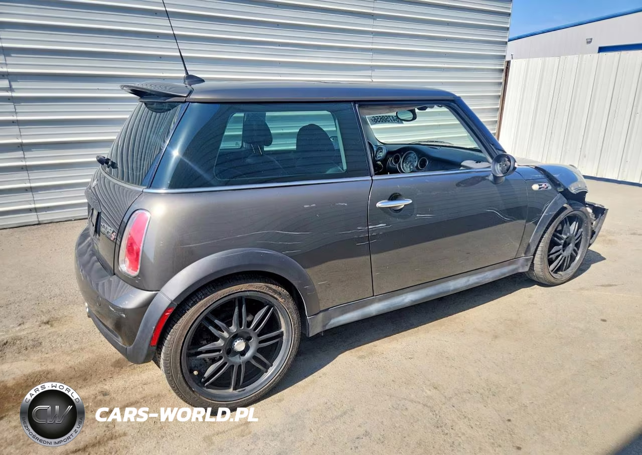 2006 Mini Cooper S VIN:WMWRE33566TN25392 - 3