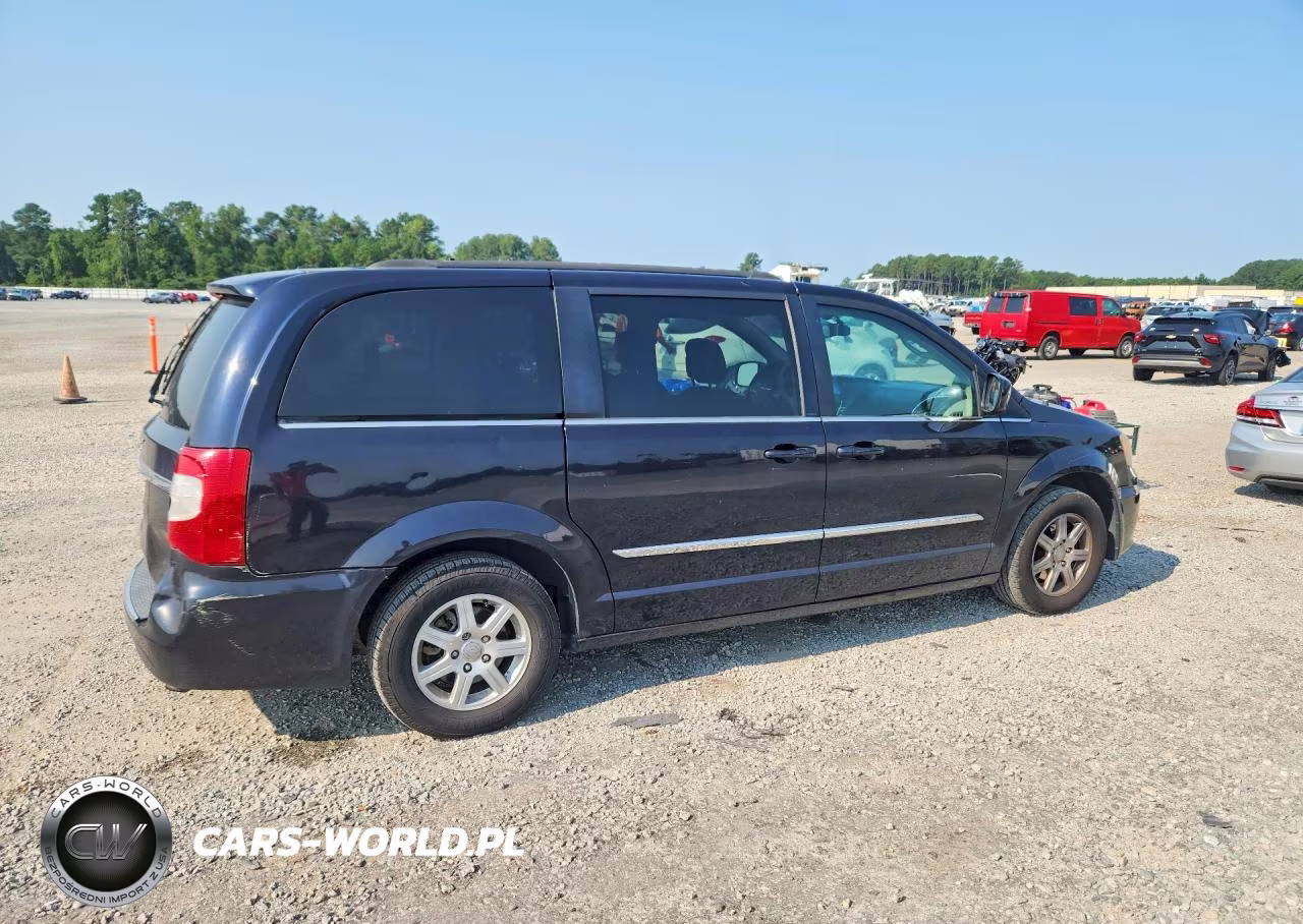 2011 Chrysler Town & Country Touring VIN:2A4RR5DG4BR655802 - 3