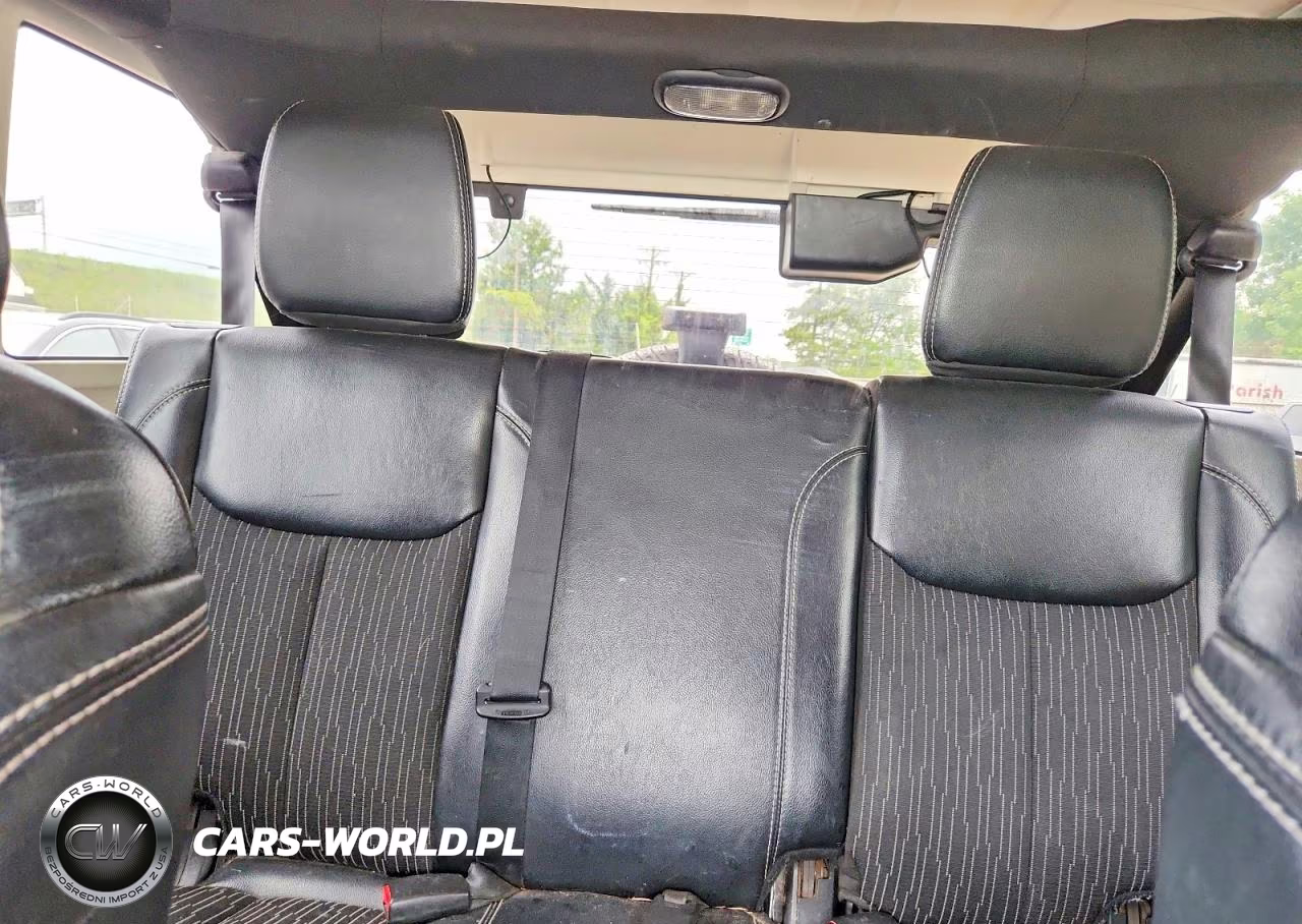 2014 Jeep Wrangler Unlimited Sport VIN:1C4BJWDG2EL224831 - 10