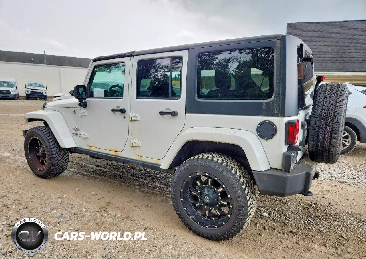 2014 Jeep Wrangler Unlimited Sport VIN:1C4BJWDG2EL224831 - 2