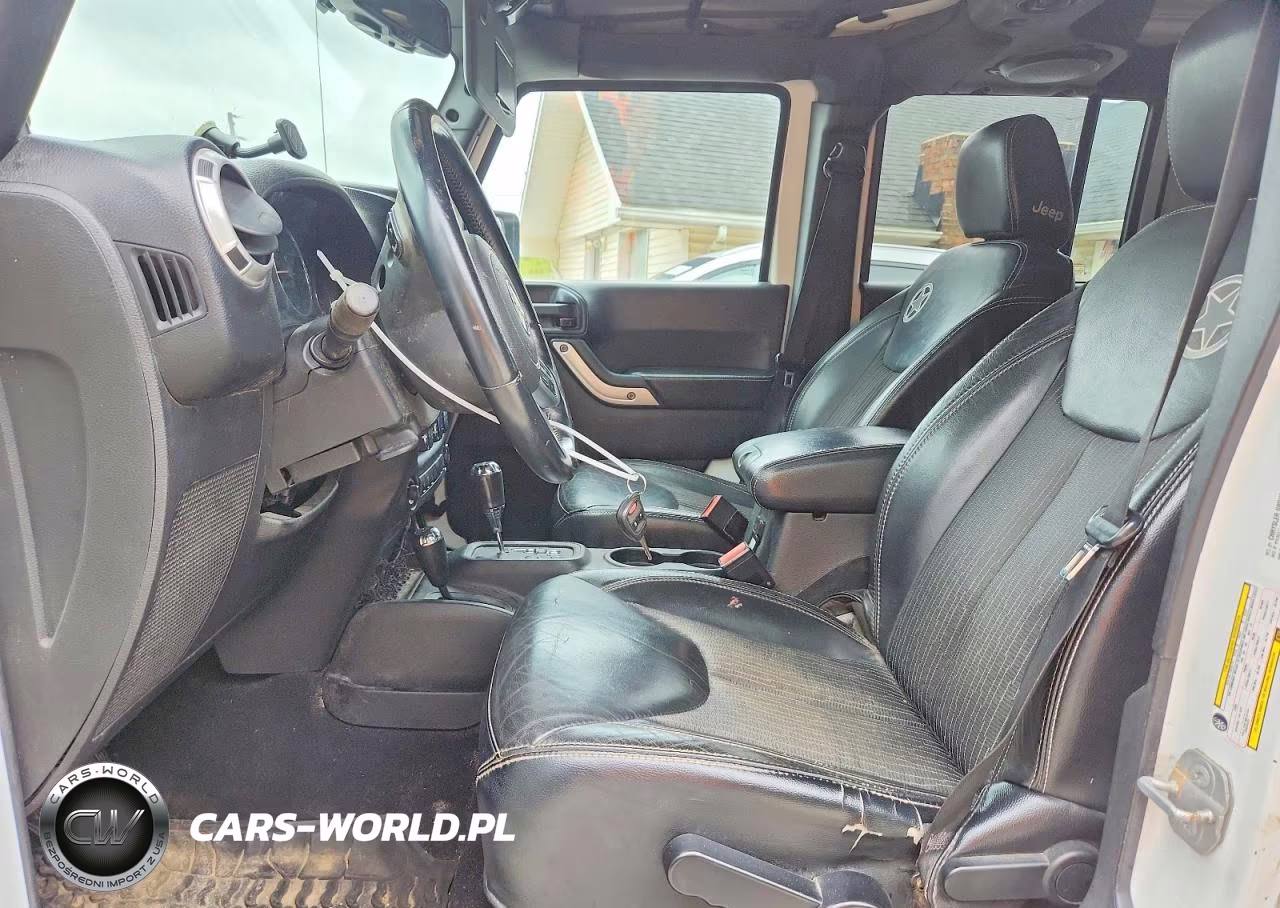 2014 Jeep Wrangler Unlimited Sport VIN:1C4BJWDG2EL224831 - 7