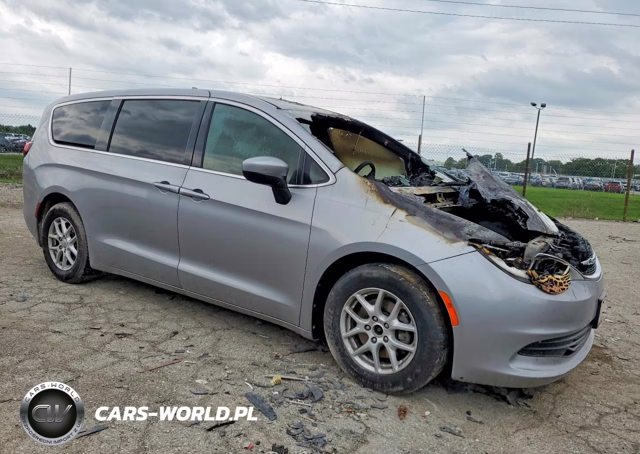 2017 Chrysler Pacifica Lx VIN:2C4RC1CG1HR723600 - 4