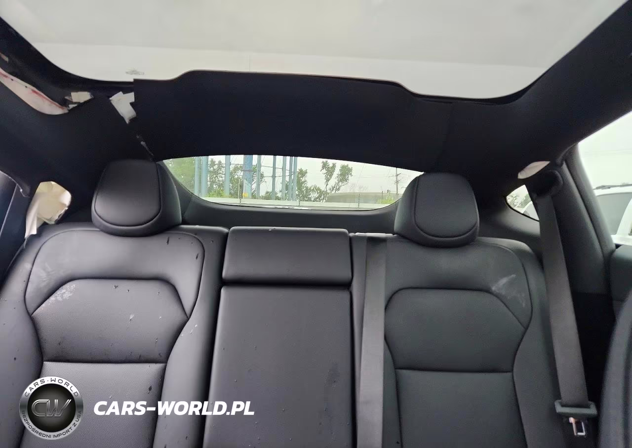 2026 Tesla Model Y VIN:7SAYGDEE9TF685649 - 10
