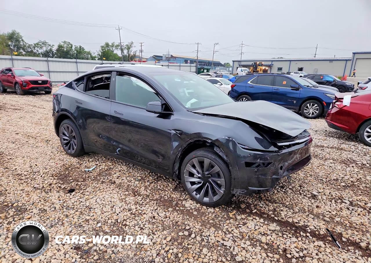 2026 Tesla Model Y VIN:7SAYGDEE9TF685649 - 4