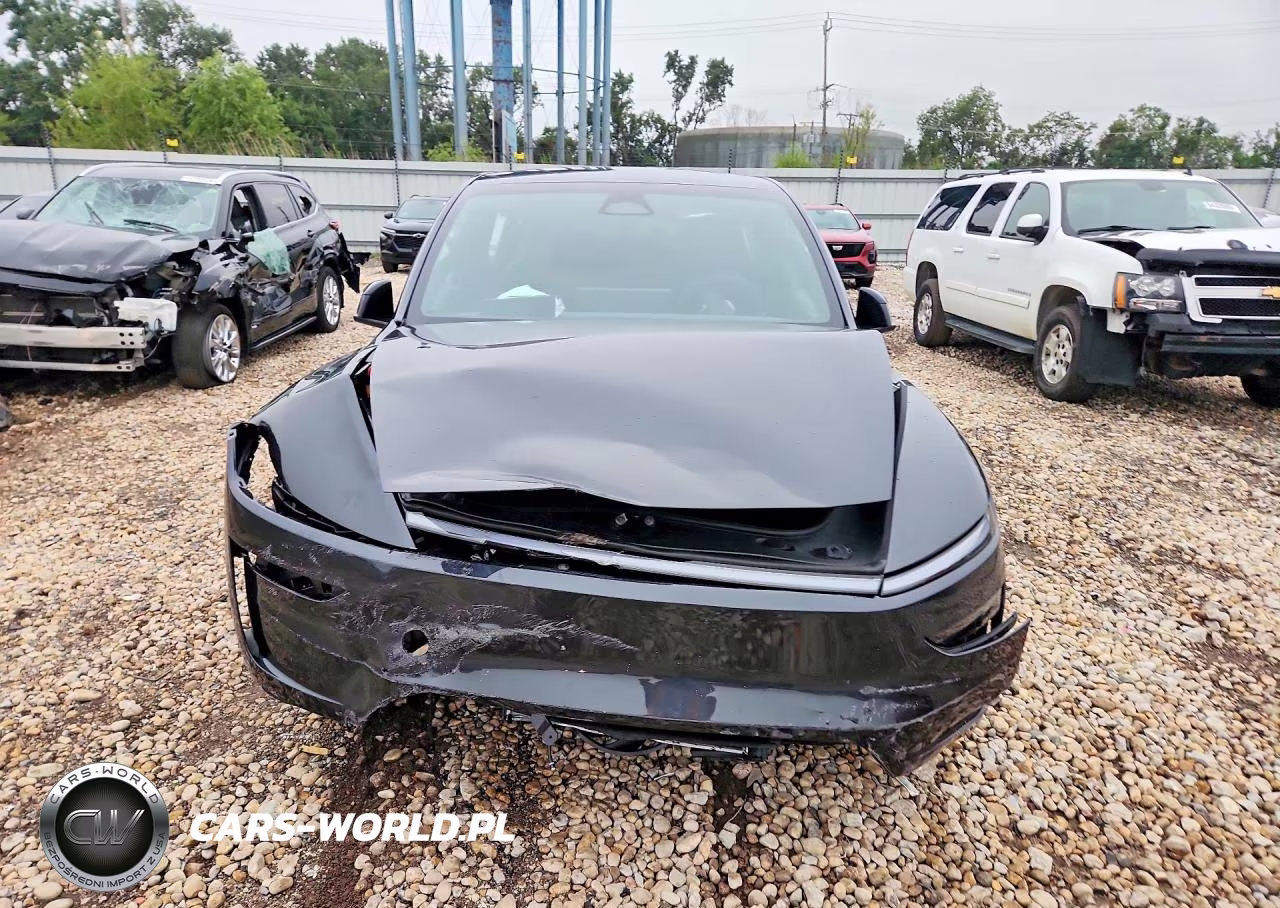 2026 Tesla Model Y VIN:7SAYGDEE9TF685649 - 5