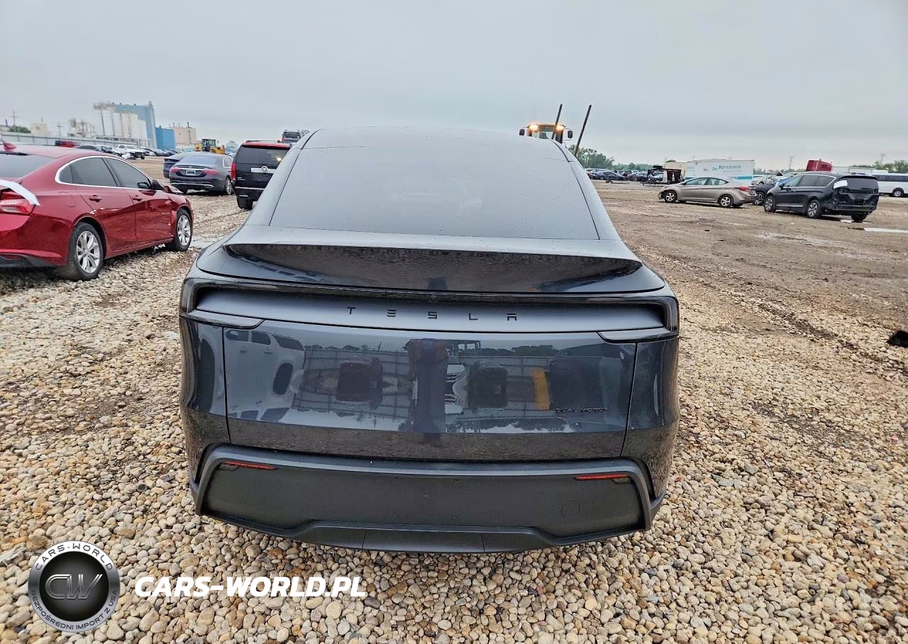 2026 Tesla Model Y VIN:7SAYGDEE9TF685649 - 6
