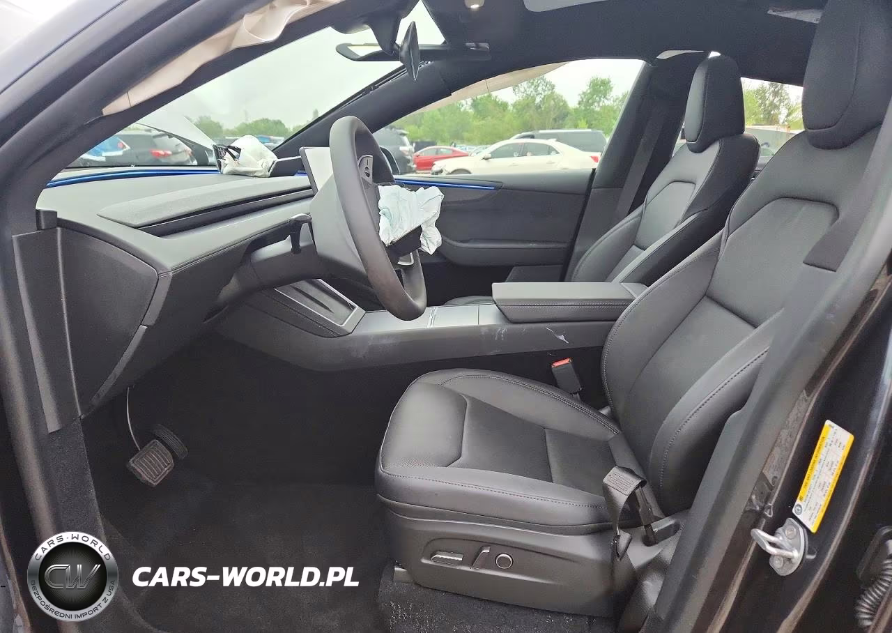 2026 Tesla Model Y VIN:7SAYGDEE9TF685649 - 7