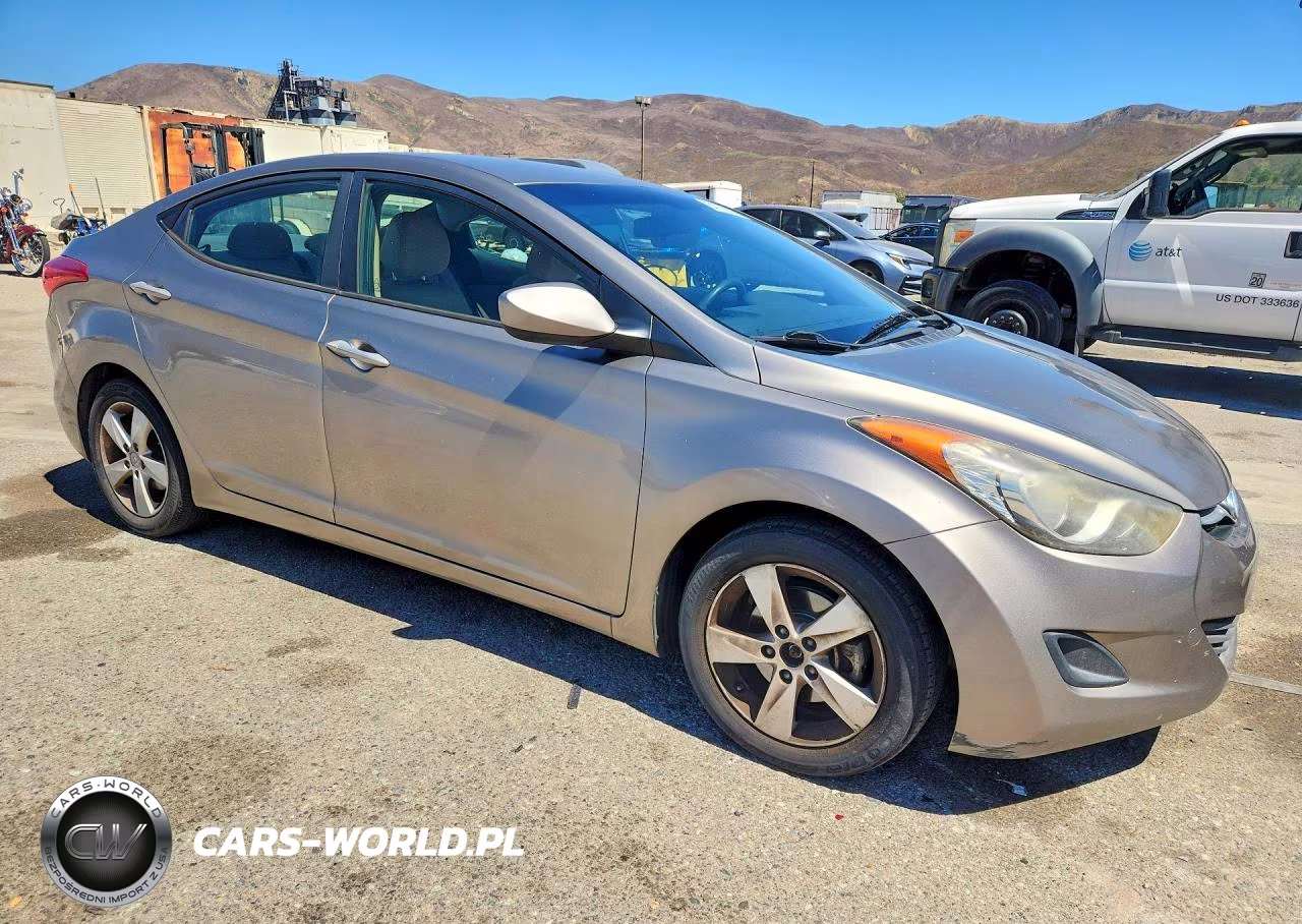 2013 Hyundai Elantra Gls VIN:5NPDH4AE2DH377336 - 4