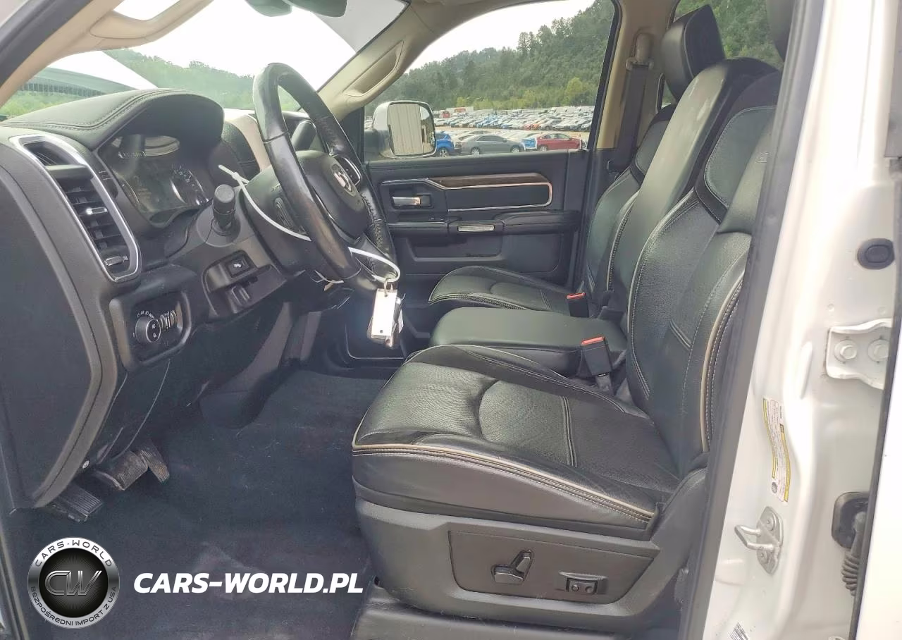 2019 Ram 2500 Laramie VIN:3C6UR5FL0KG537754 - 7