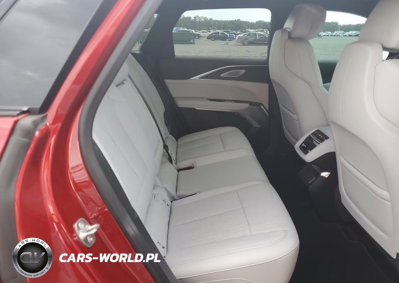 2025 Cadillac Lyriq Sport VIN:1GYKPYRKXSZ310964 - 11
