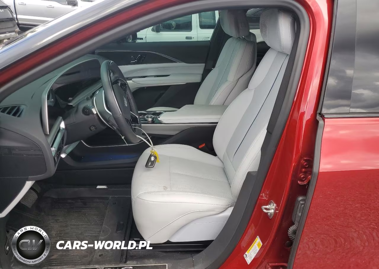 2025 Cadillac Lyriq Sport VIN:1GYKPYRKXSZ310964 - 7
