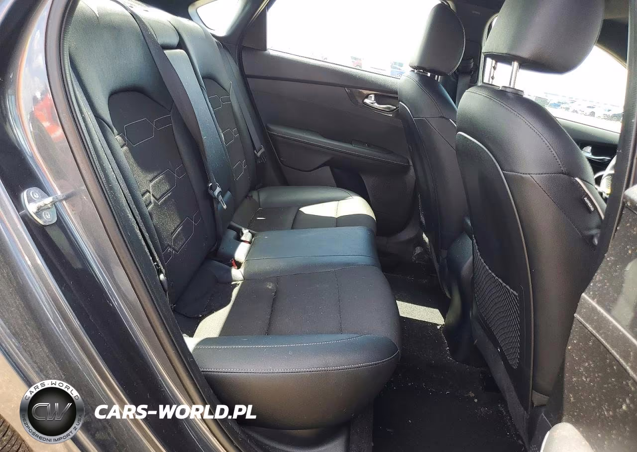 2024 Kia Forte Gt Line VIN:3KPF54AD8RE820416 - 10