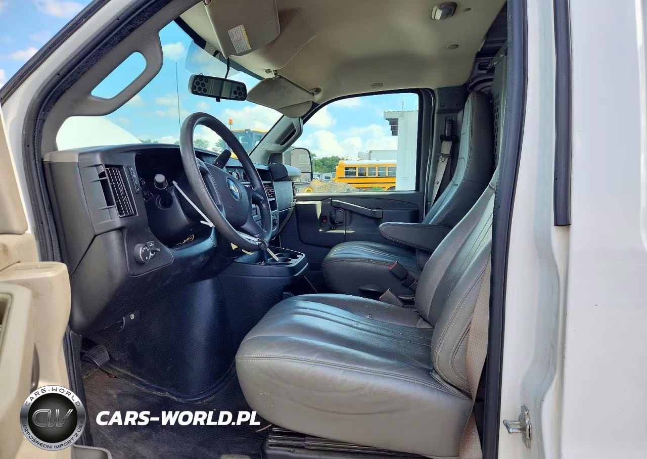 2019 Chevrolet Express G2500 VIN:1GCWGAFP4K1149346 - 7