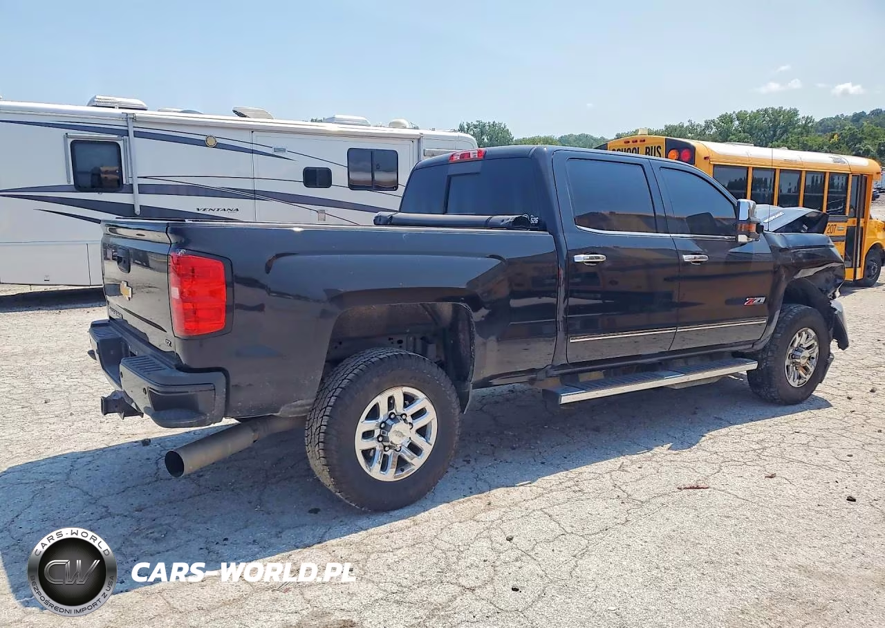 2018 Chevrolet Silverado K3500 Ltz VIN:1GC4K0EY0JF152935 - 3