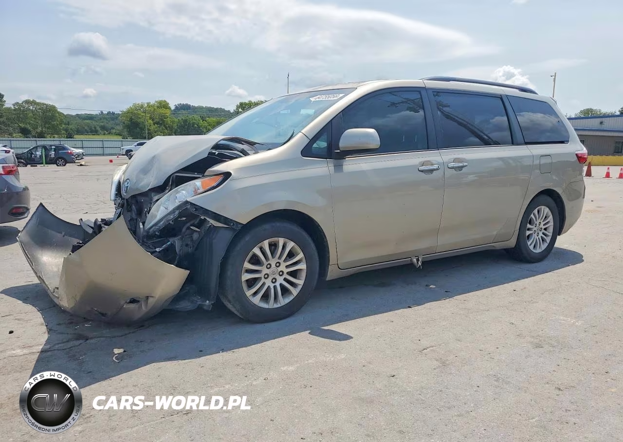 2015 Toyota Sienna Xle 8-Passenger – zdjęcie 1 z 13