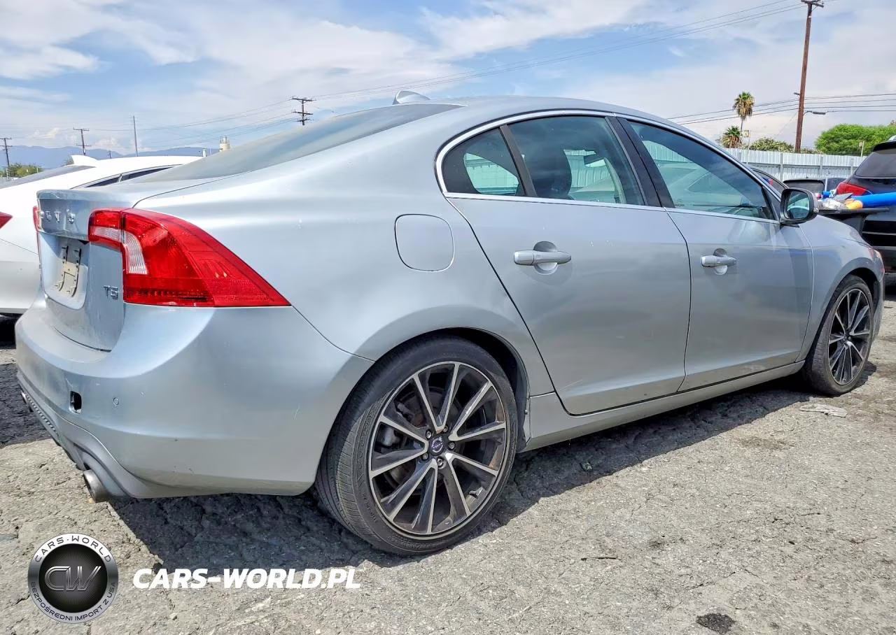 2017 Volvo S60 VIN:YV126MFL0H2438057 - 3