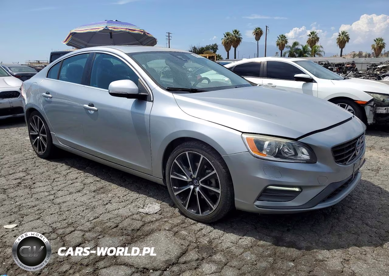 2017 Volvo S60 VIN:YV126MFL0H2438057 - 4