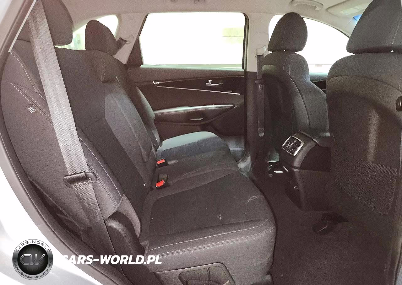 2019 Kia Sorento Lx V6 VIN:5XYPGDA51KG472846 - 11