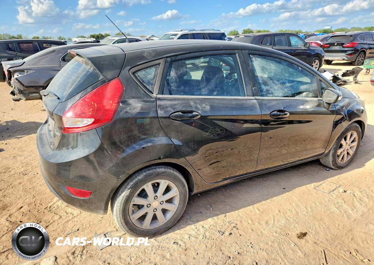 2013 Ford Fiesta Se VIN:3FADP4EJXDM158781 - 3