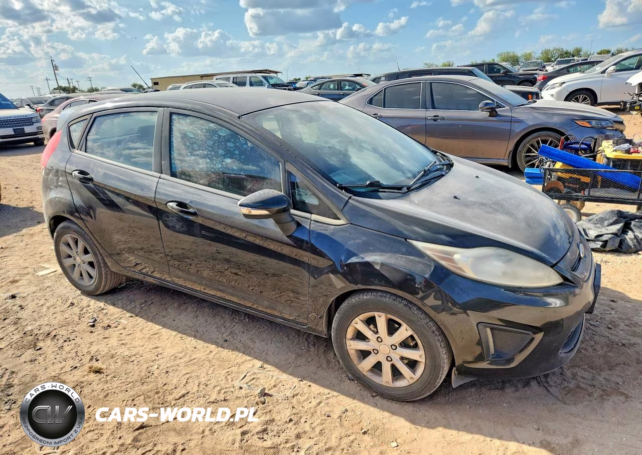 2013 Ford Fiesta Se VIN:3FADP4EJXDM158781 - 4