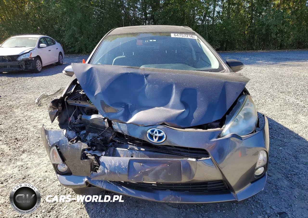 2013 Toyota Prius C Four VIN:JTDKDTB3XD1041144 - 5
