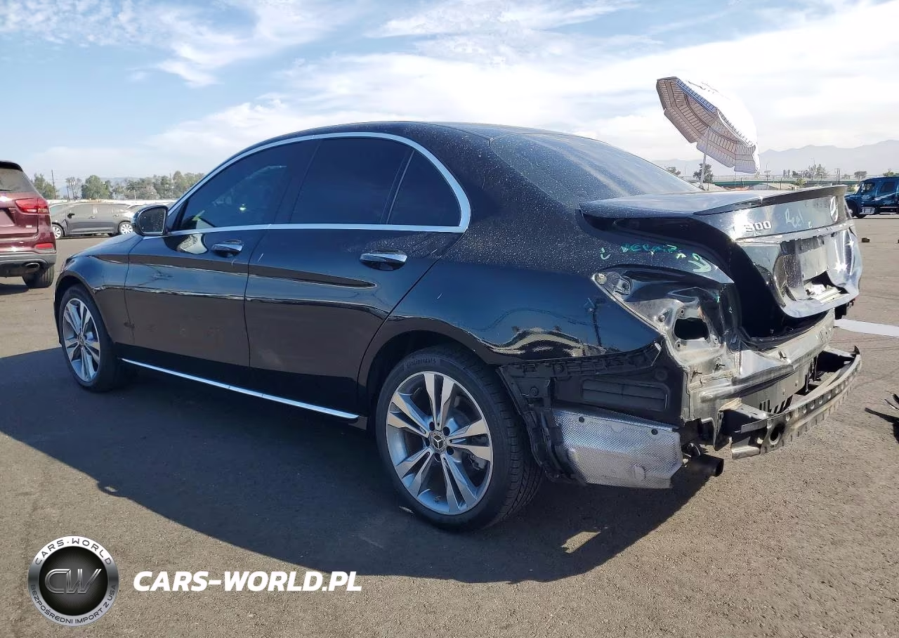 2018 Mercedes-Benz C 300 4Matic VIN:55SWF4KB7JU236256 - 2