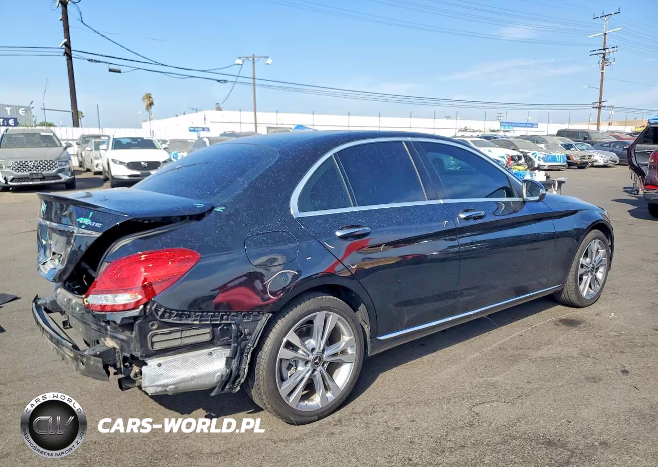 2018 Mercedes-Benz C 300 4Matic VIN:55SWF4KB7JU236256 - 3