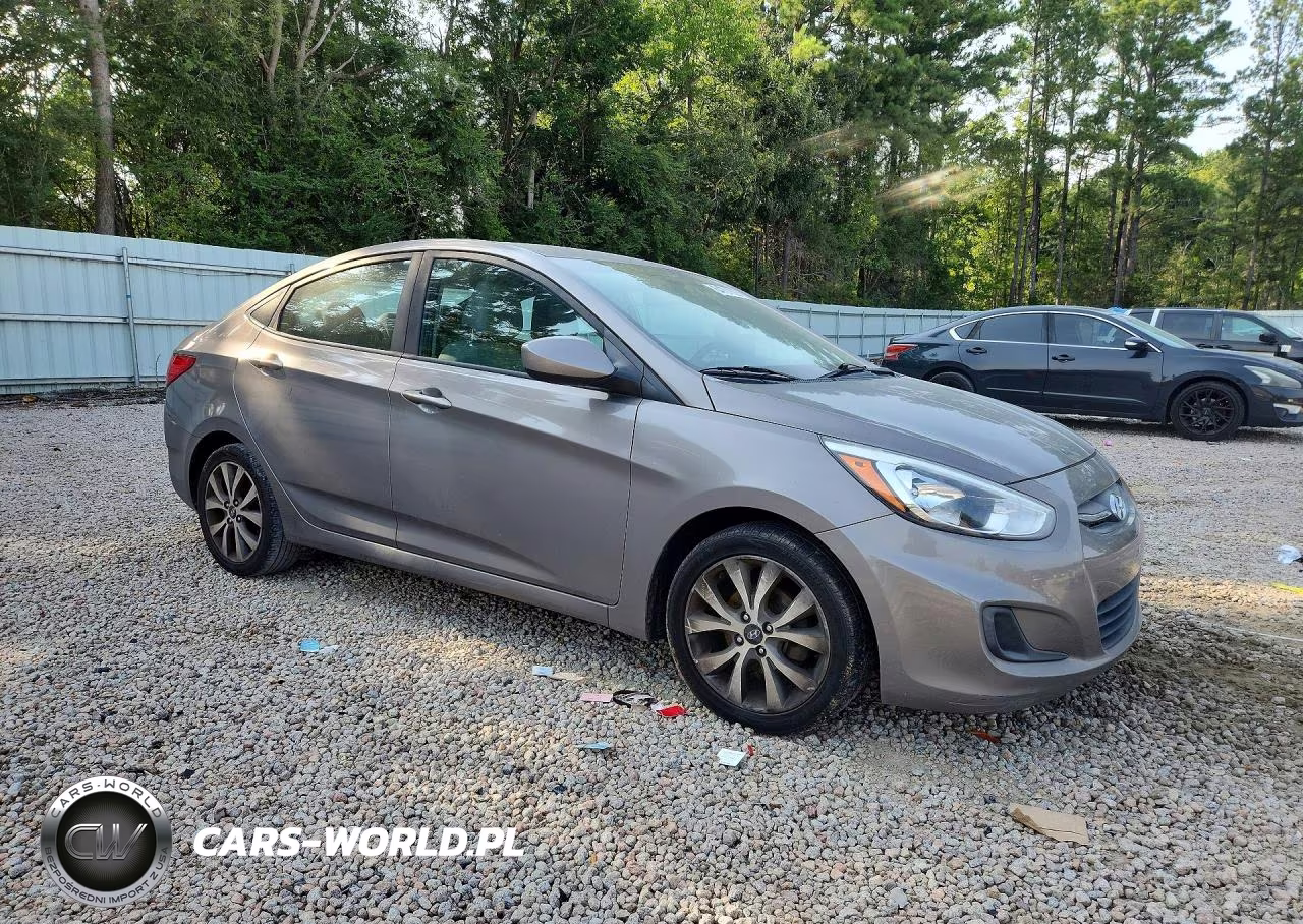 2017 Hyundai Accent Value Edition VIN:KMHCT4AE8HU361000 - 4