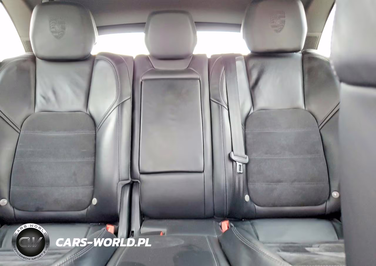 2017 Porsche Cayenne VIN:WP1AA2A25HKA81735 - 10