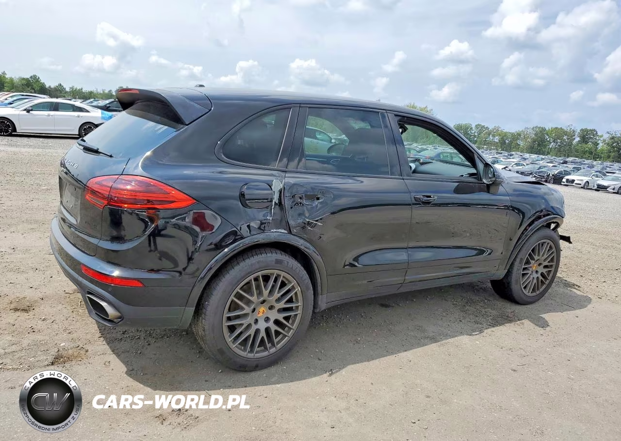 2017 Porsche Cayenne VIN:WP1AA2A25HKA81735 - 3