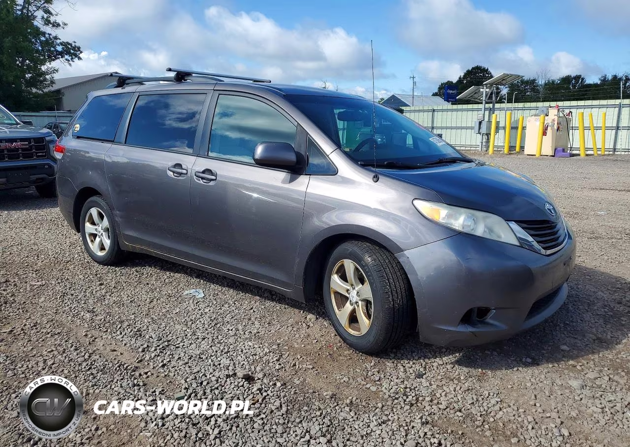 2011 Toyota Sienna Le VIN:5TDKK3DC5BS162036 - 4