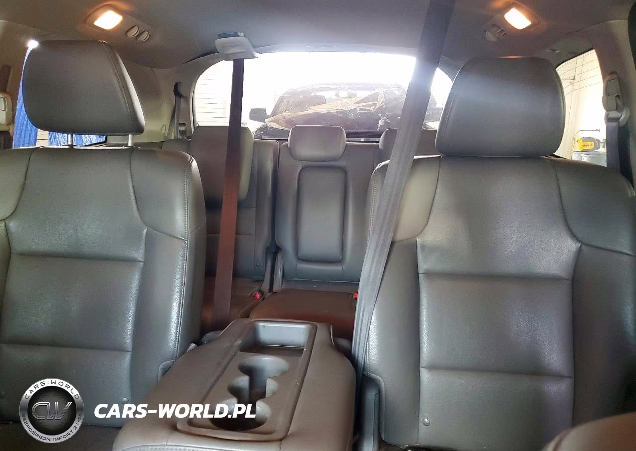 2016 Honda Odyssey Touring VIN:5FNRL5H90GB002700 - 10