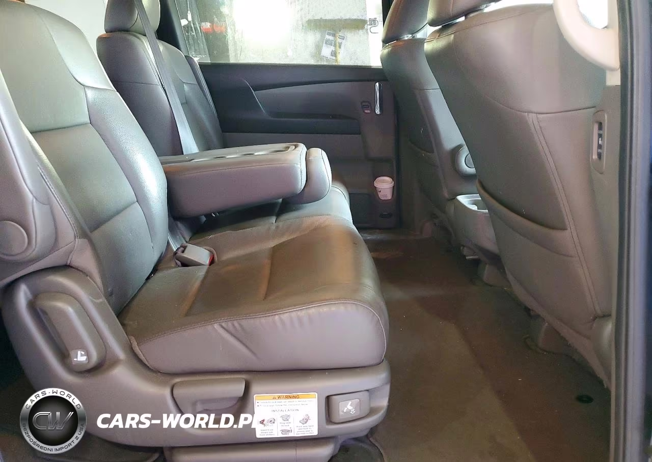 2016 Honda Odyssey Touring VIN:5FNRL5H90GB002700 - 11