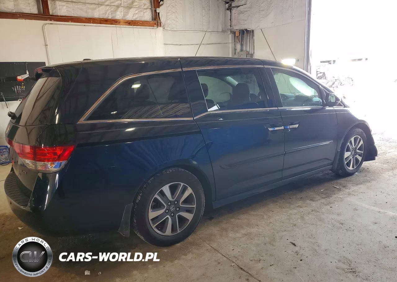 2016 Honda Odyssey Touring VIN:5FNRL5H90GB002700 - 3