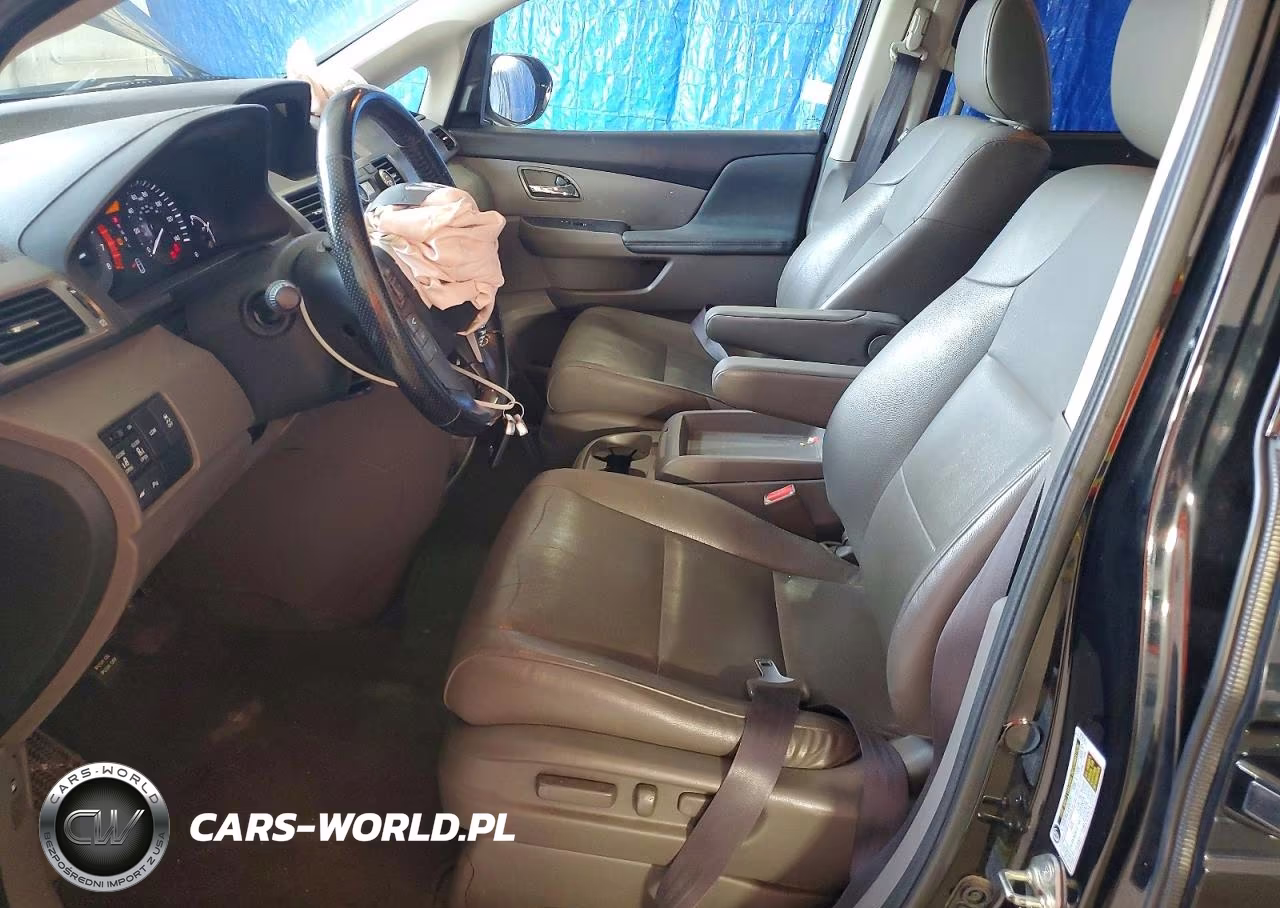 2016 Honda Odyssey Touring VIN:5FNRL5H90GB002700 - 7