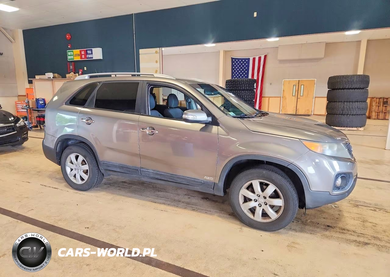 2011 Kia Sorento Lx VIN:5XYKTDA14BG046989 - 4