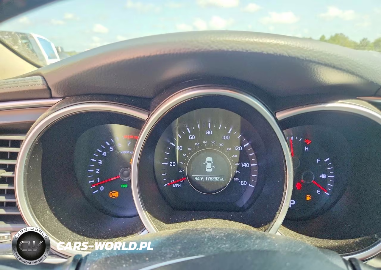 KIA OPTIMA EX VIN:5XXGN4A76FG391651 - 9