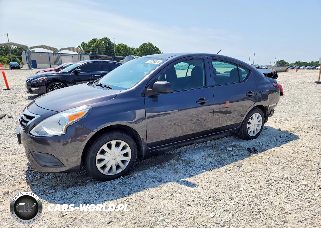 2015 Nissan Versa 1.6 S – zdjęcie 1 z 13