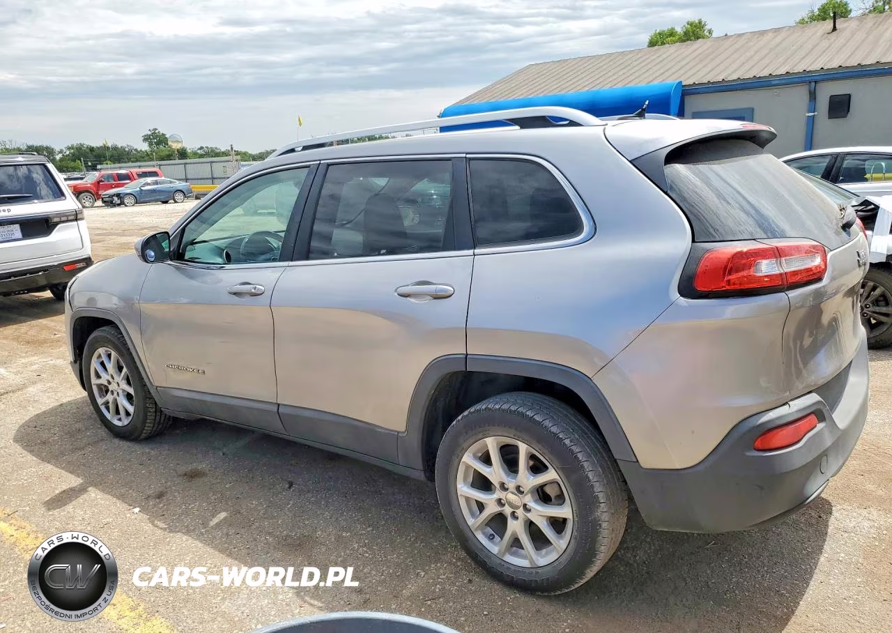 2015 Jeep Cheeroke VIN:1C4PJLCB7FW616438 - 2