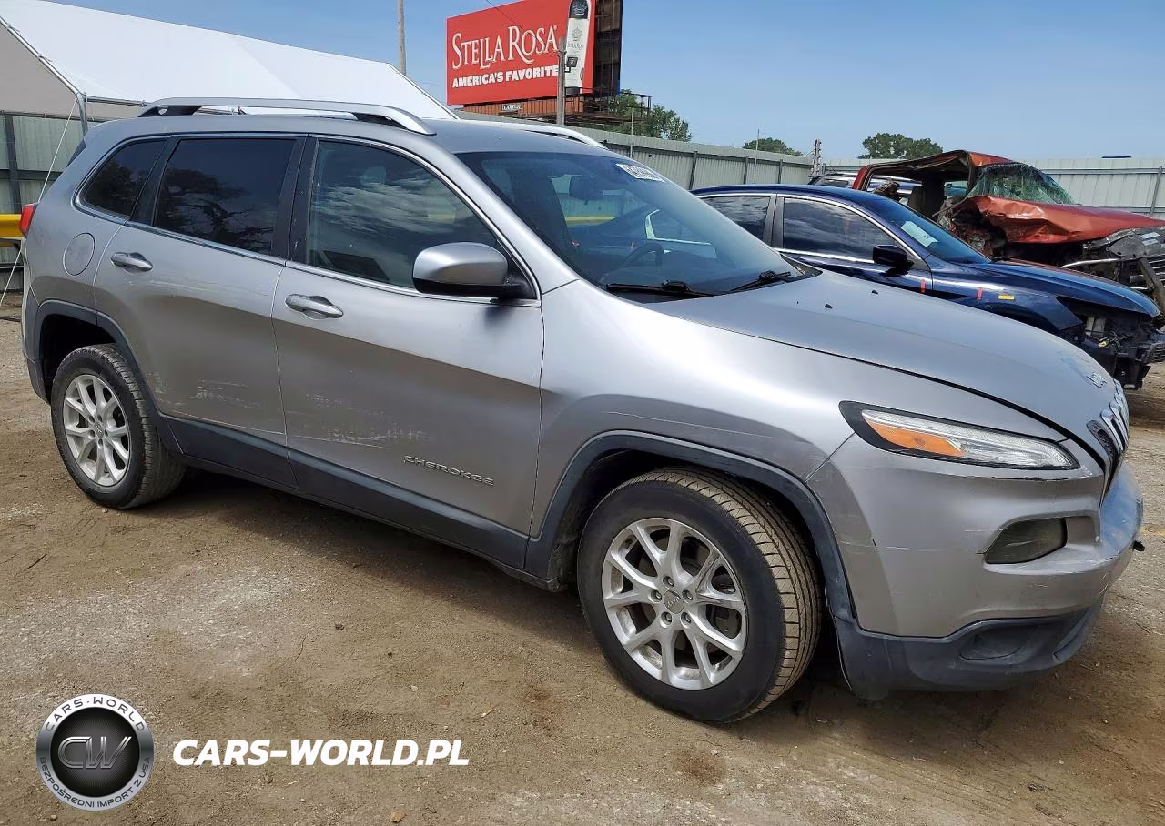2015 Jeep Cheeroke VIN:1C4PJLCB7FW616438 - 4
