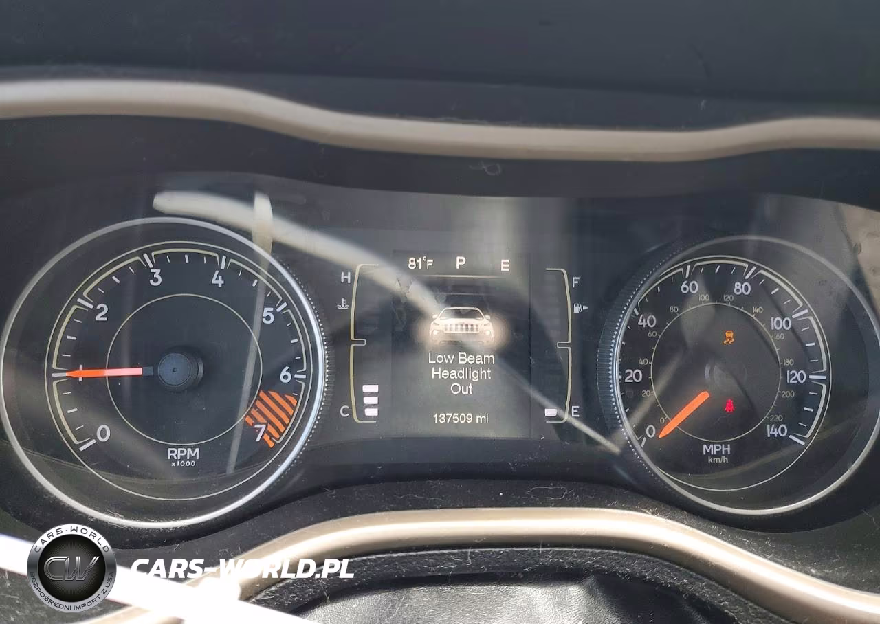 2015 Jeep Cheeroke VIN:1C4PJLCB7FW616438 - 9