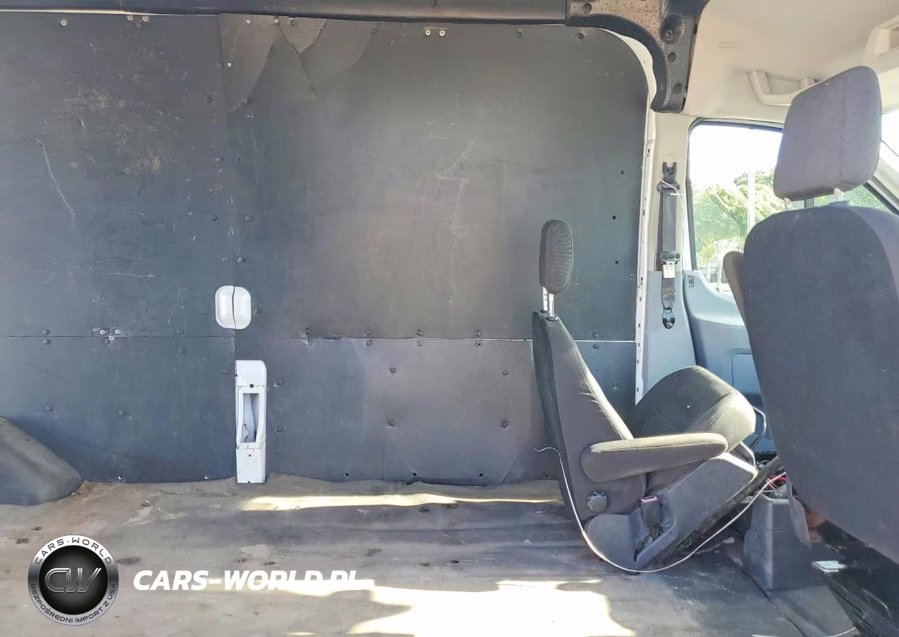 2019 Ford Transit-250 VIN:1FTYR2CM3KKB83615 - 11